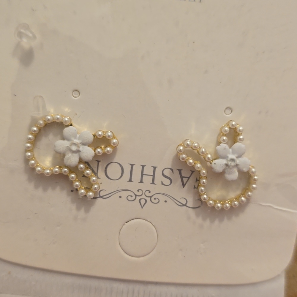 Pearl Bunny earrings